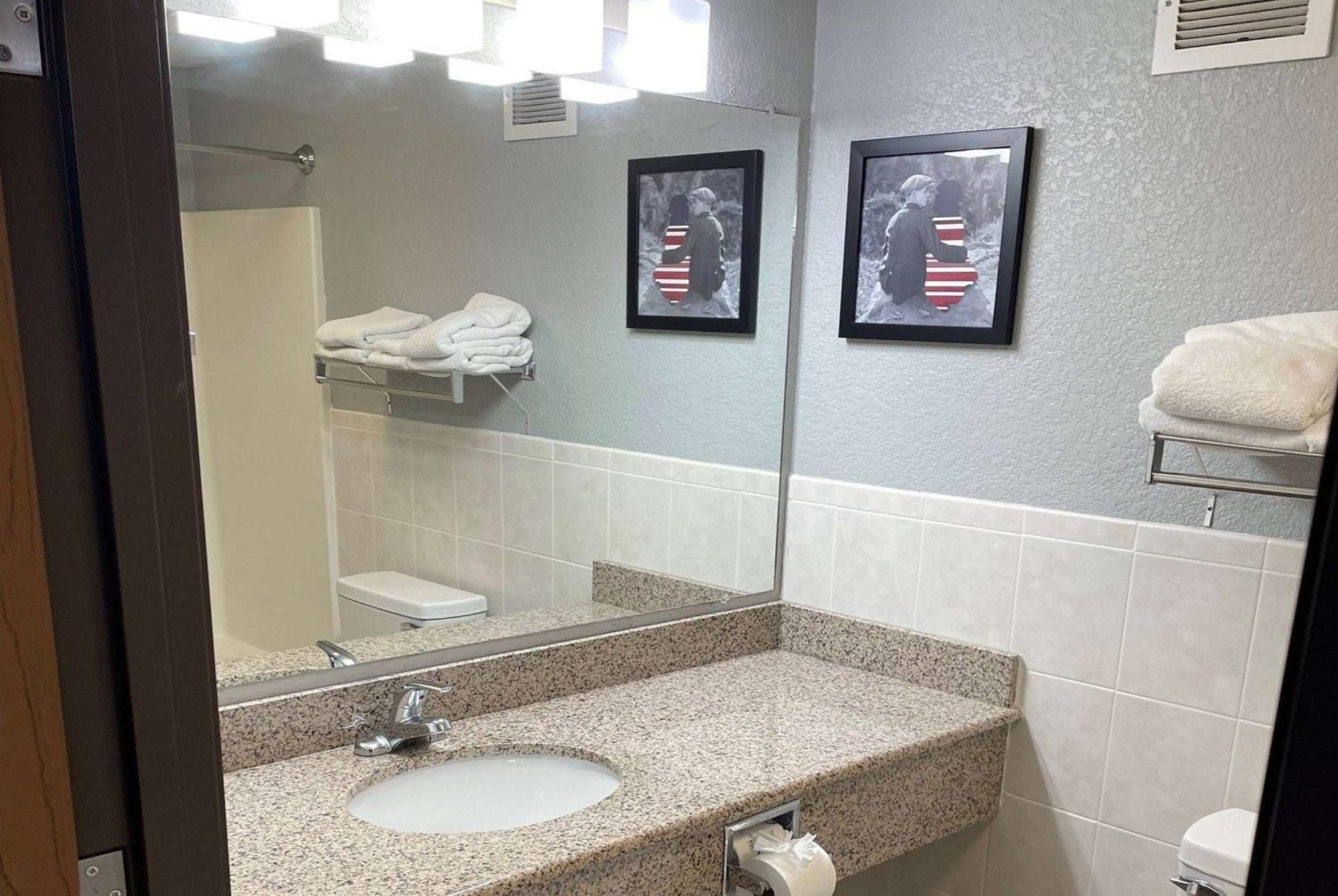 Americinn By Wyndham Ankeny/Des Moines Экстерьер фото