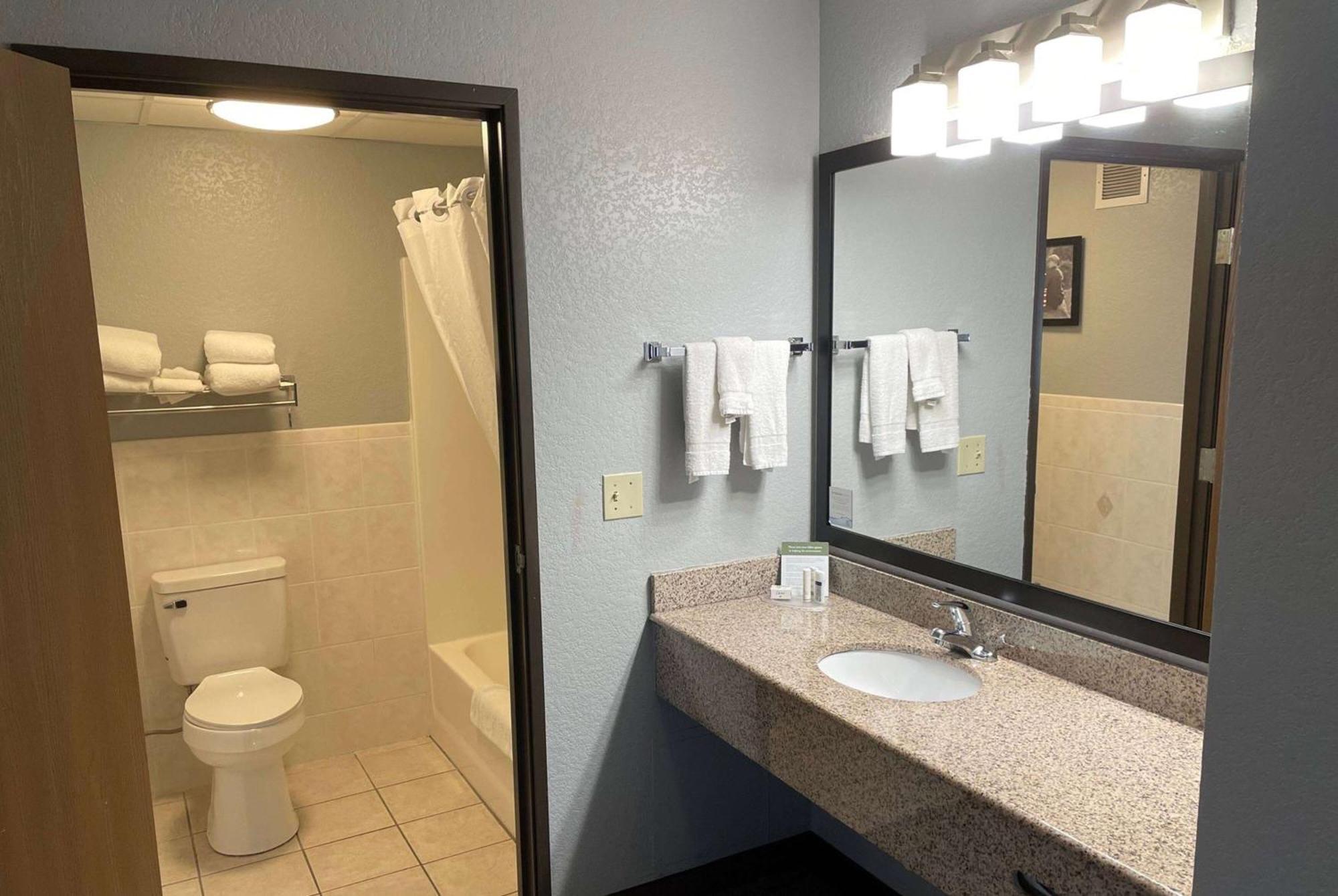 Americinn By Wyndham Ankeny/Des Moines Экстерьер фото